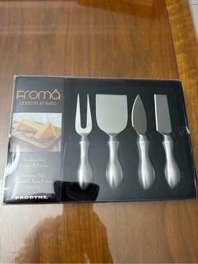 NEW.   Stainless Steel Silver Cheese Knife Set - 4 Piece